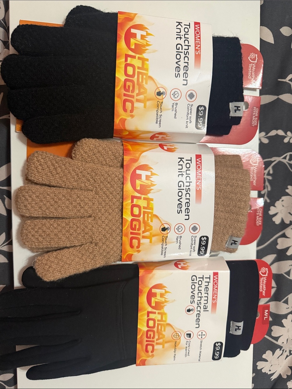 3 Women’s Touchscreen Knit Gloves - Black and Tan